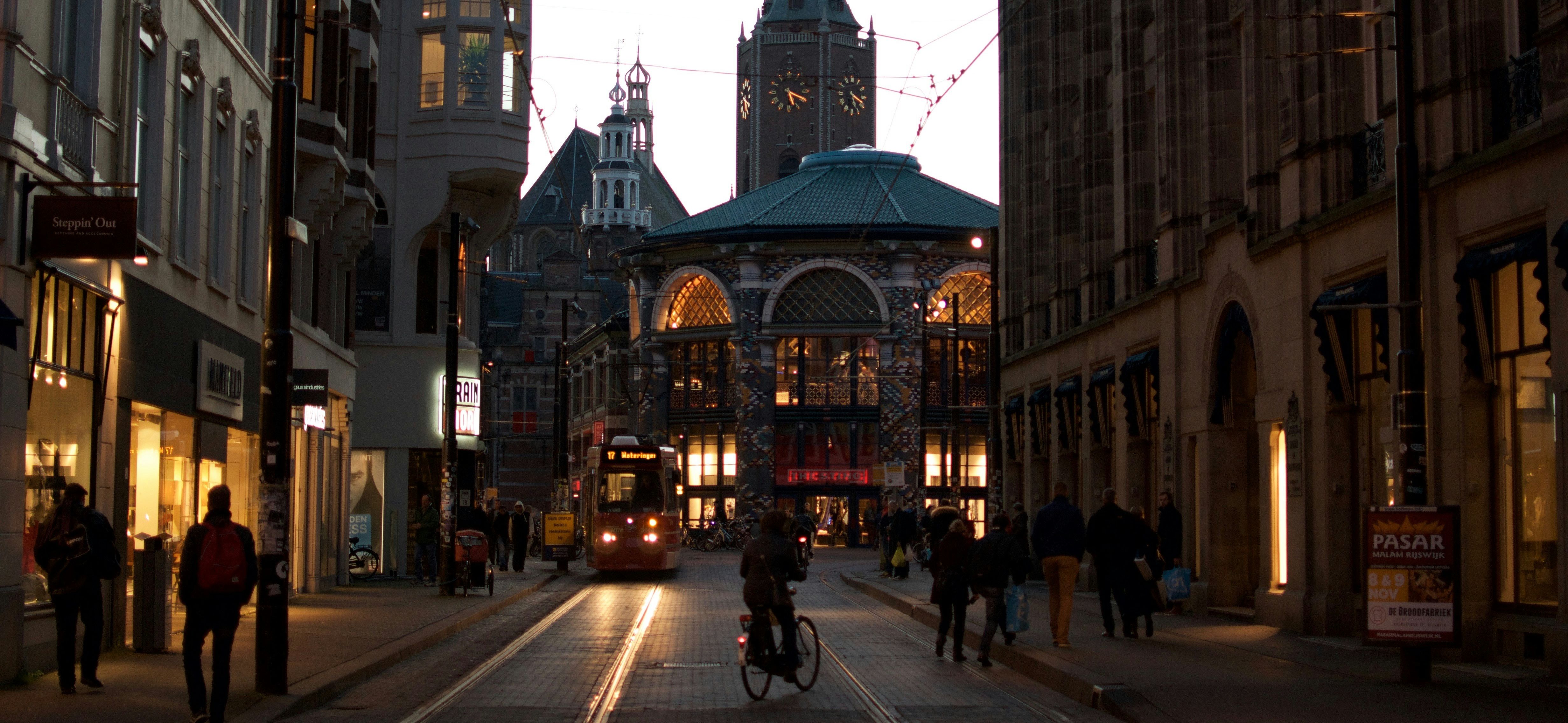 Ga naar Den Haag en beleef de perfecte mix van koninklijke allure en zoute zeelucht
