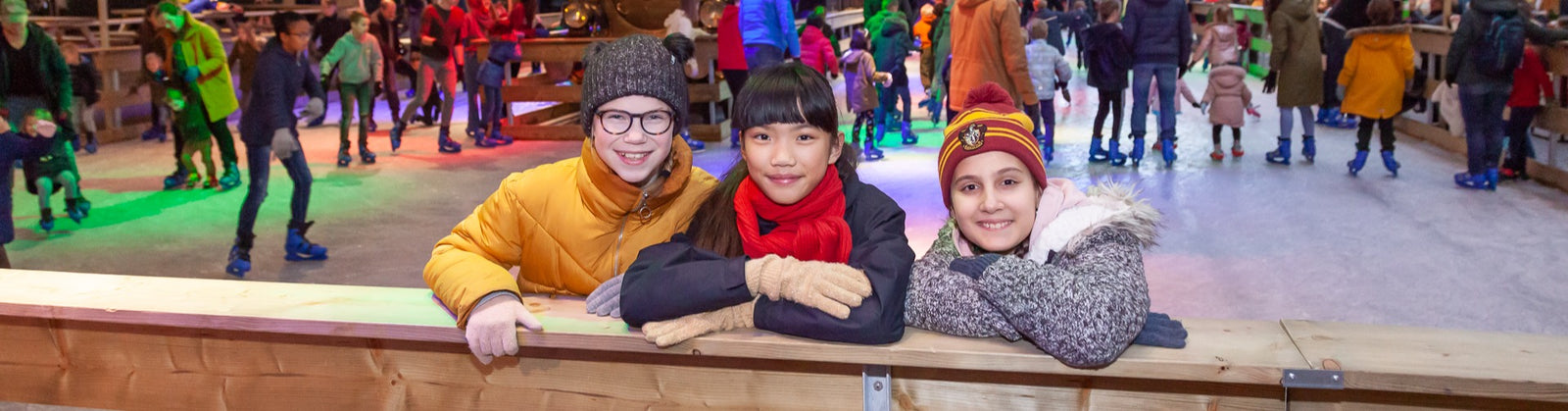 Romantische wintersfeer en schaatsen tussen de treinen in het Spoorwegmuseum
