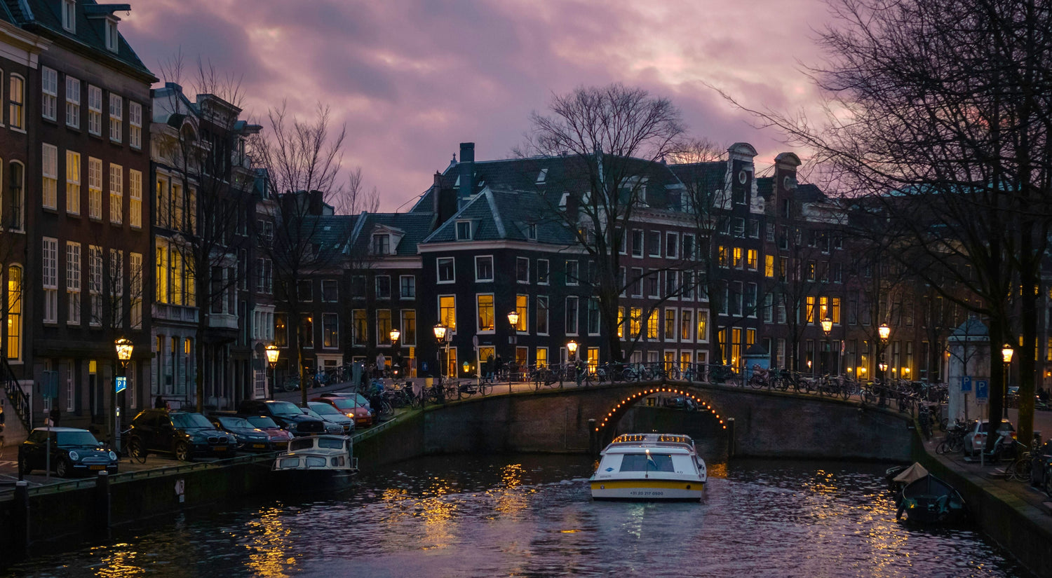 Uniek overnachten in Amsterdam: van 'botel' tot stadscamping