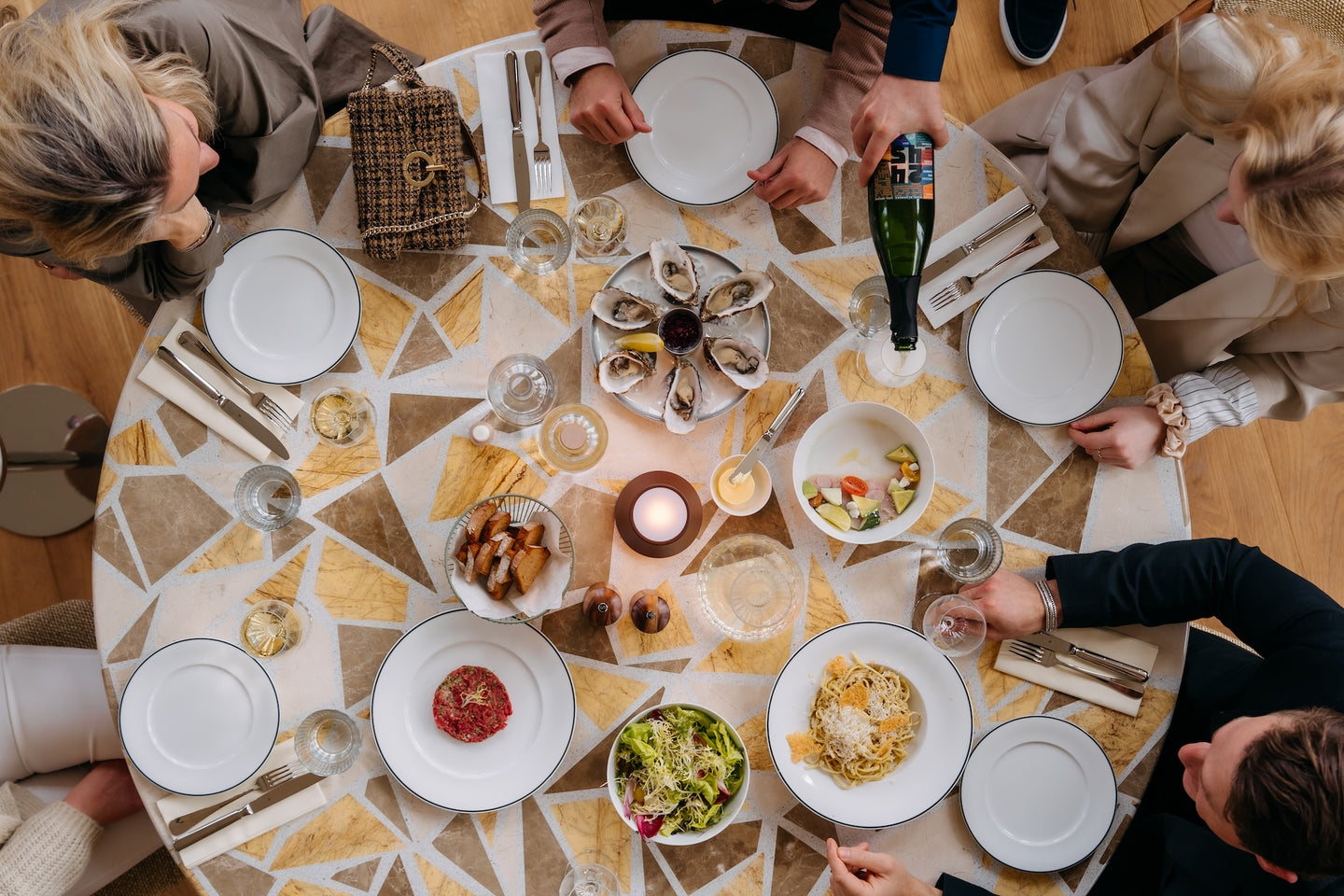 Hotel De Plesman | Geniet van een culinaire overnachting in voormalig KLM-hoofdkantoor | incl. 3-gangendiner - afbeelding 6