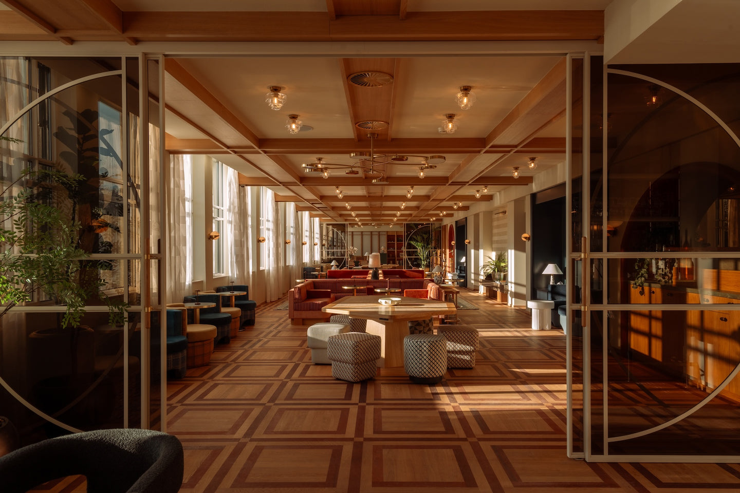 Hotel De Plesman | Geniet van een culinaire overnachting in voormalig KLM-hoofdkantoor | incl. 3-gangendiner - afbeelding 16